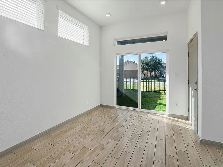2800 Joe Dimaggio Blvd #55 — Photo 7
