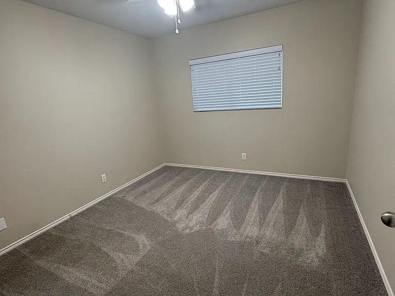12818 Capri — Photo 19