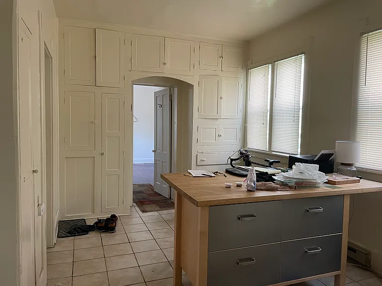 2035 N Cambridge Ave #1 — Photo 2