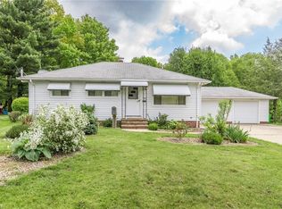 522 Briar Ln, Bedford, OH 44146
