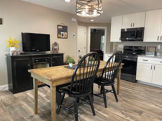 300 E Washington St #10M — Photo 4