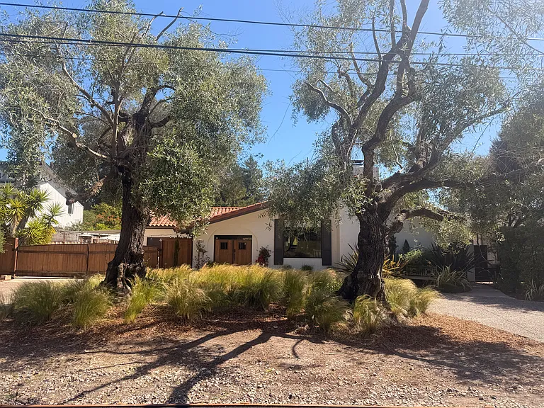 2826 Loraine Ln — Photo 5
