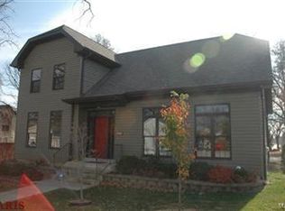 11920 Spring Dr, Saint Louis, MO 63131