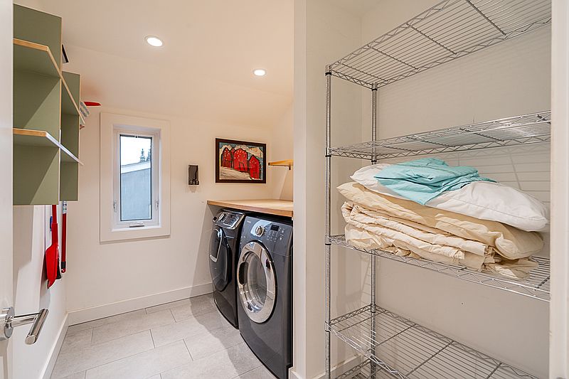 Vancouver House for rent - 5 Bedrooms — photo 35