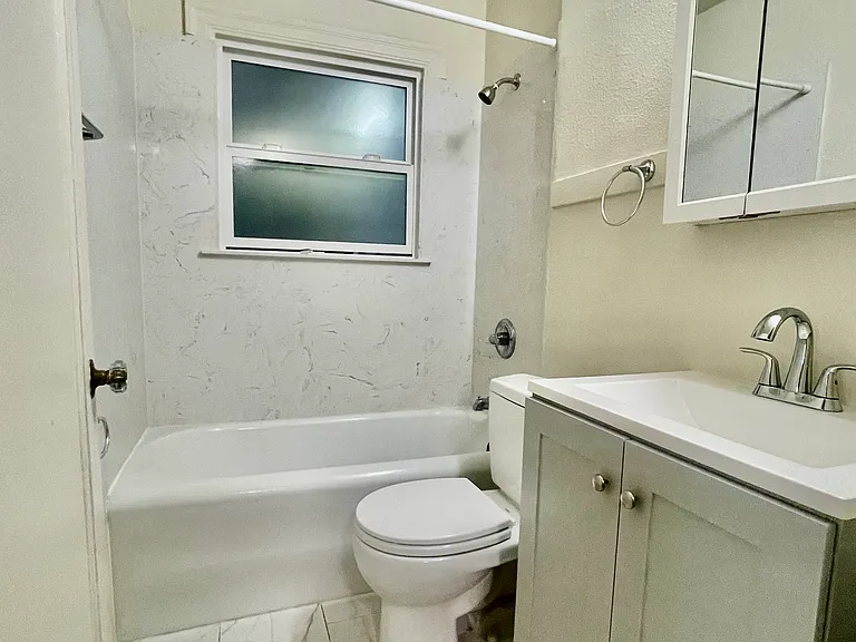 2125 Hearst Ave — Photo 7