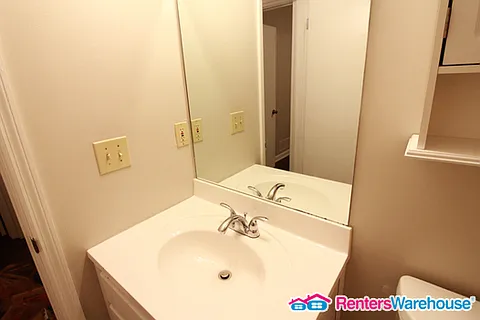 Affordable 2 bedrooms duplex in Canton! — Photo 2