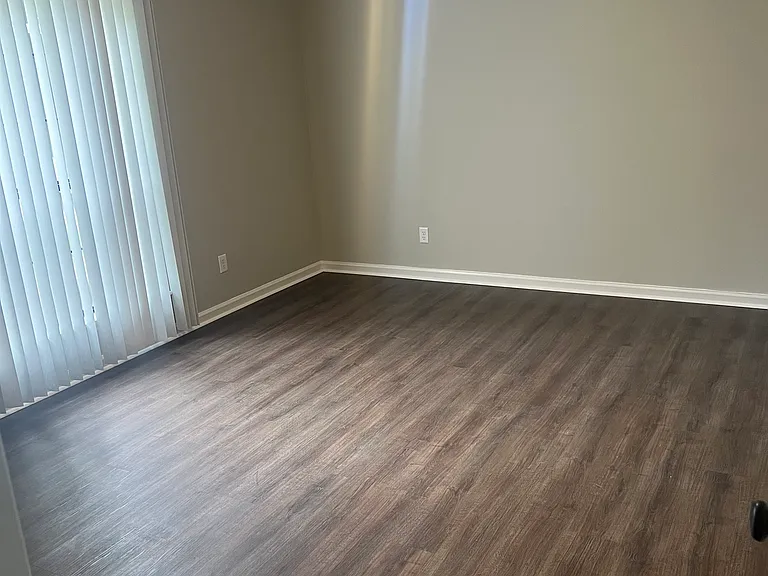103 Ayries Dr — Photo 4