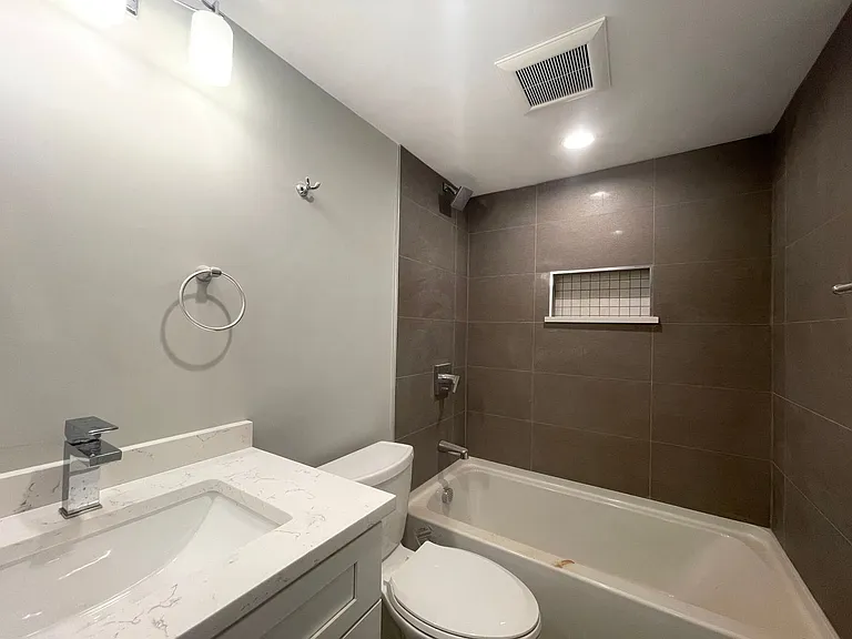 211 Boylston St #3 — Photo 6