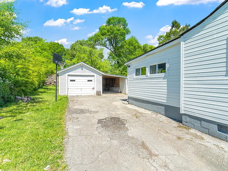 5700 Ridgefield Rd — Photo 29