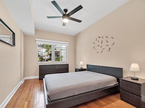 4th image of 1561 Lenox Ave #22