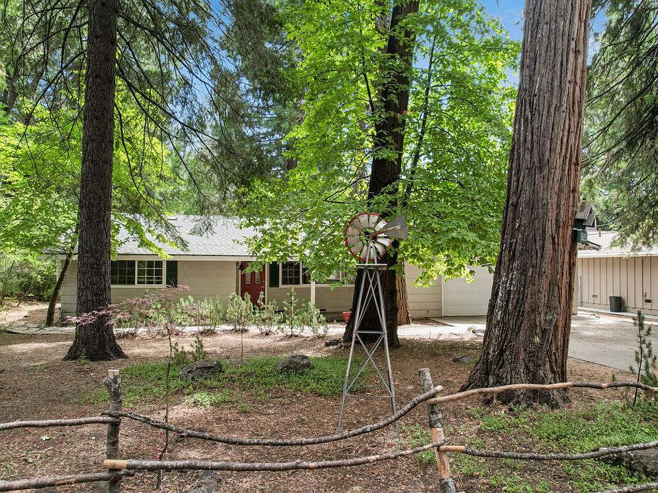 1st image of 1825 Pine Dr