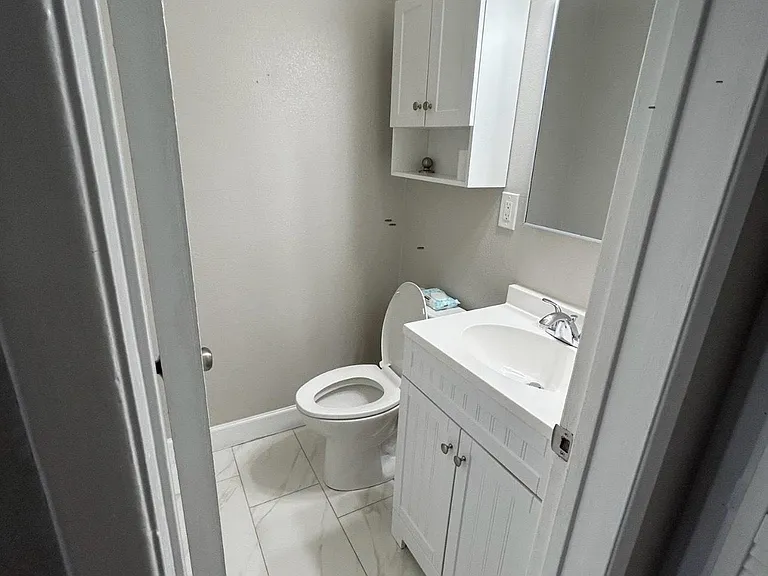 2225 Knight Ct — Photo 18