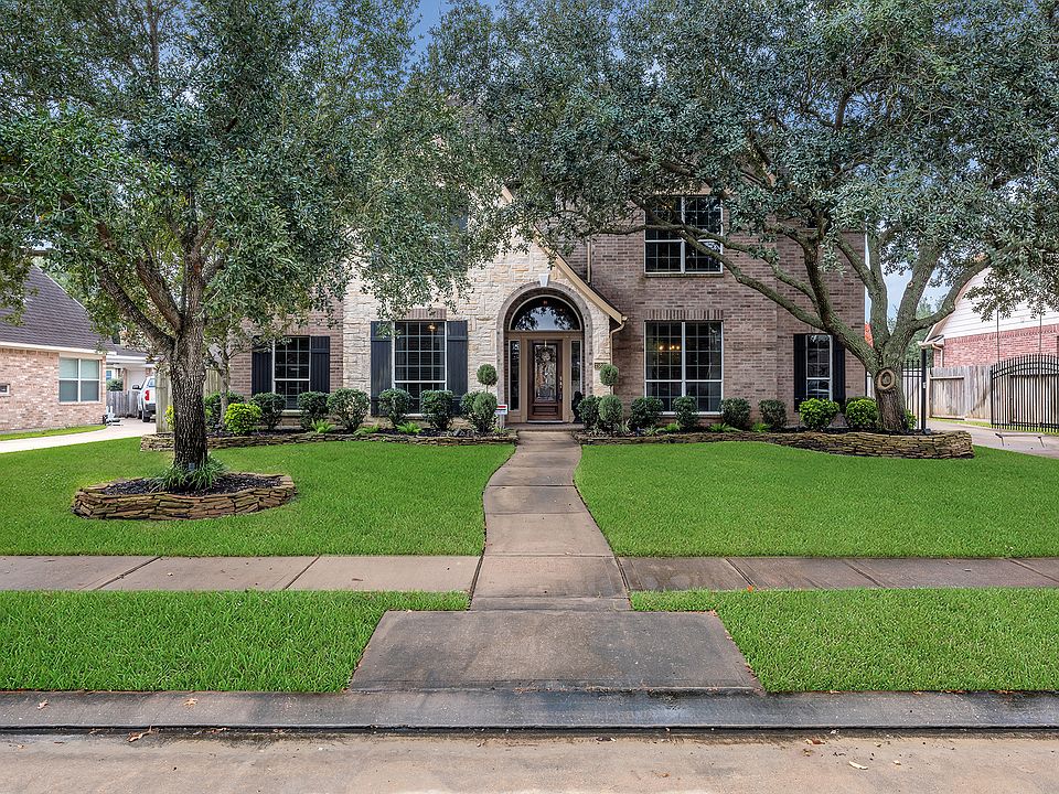 1st image of 15823 Pebble Creek Trl