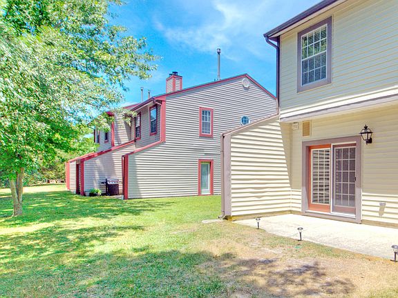 3rd image of 622 E Lake Front Cir #622