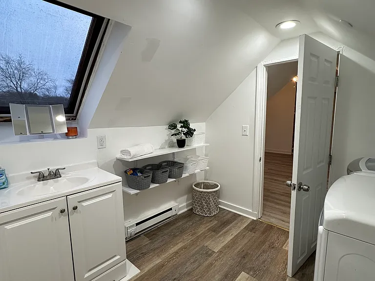 37 Maud St #3 — Photo 12