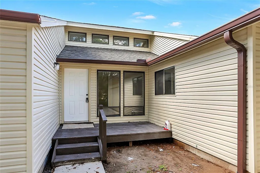 4 bed, 2.0 bath, 1676 sqft, $3,250 — Photo 3