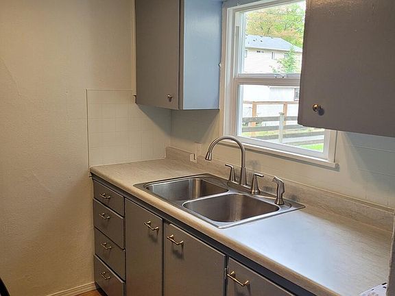 5th image of 16706 5th Ave NE #A
