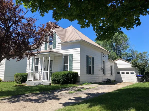 93 5th Ave, Keystone, IA 52249