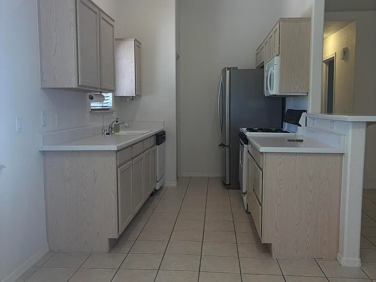 1331 Deborah Dr — Photo 5