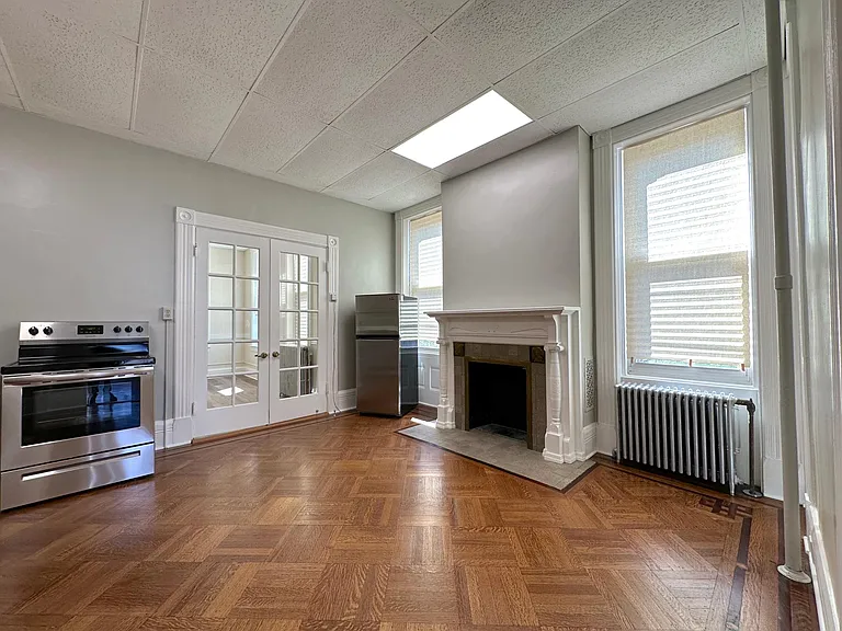 152 Grand St #1 — Photo 5