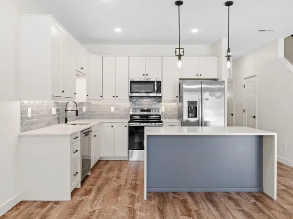 425 W 8th St #23, New Richmond, WI 54017