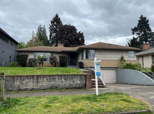 2012 NE Morgan St, Portland, OR 97211