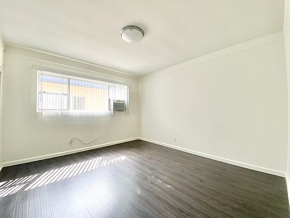 5th image of 3514 Keystone Ave APT 8