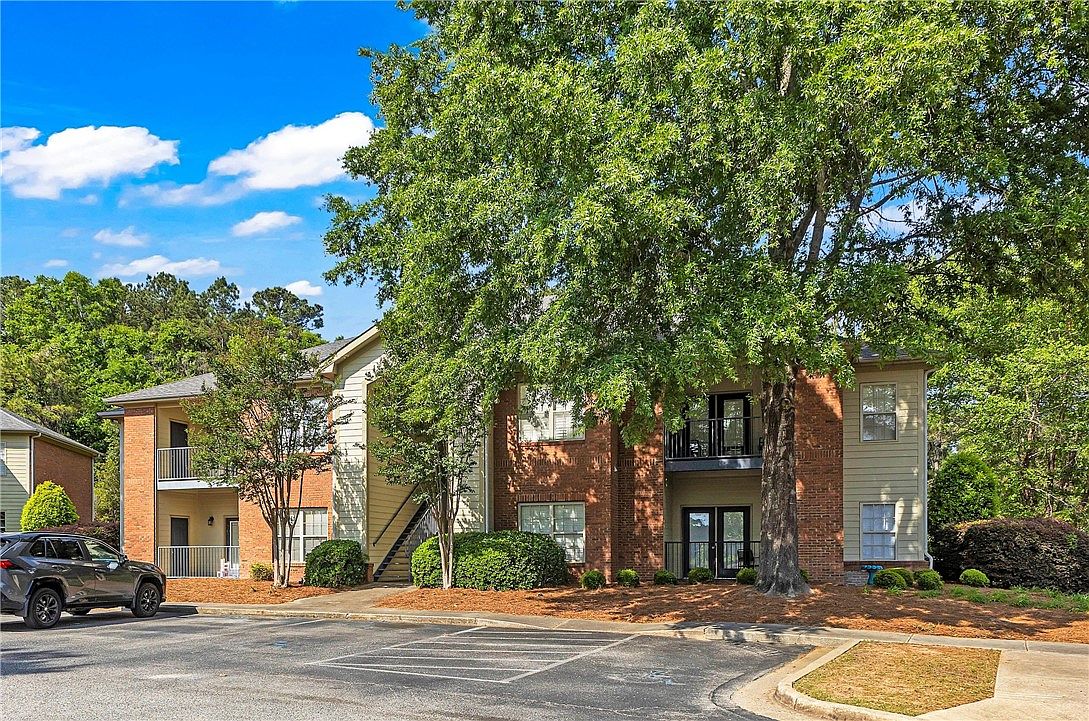 3297 S College St APT B201