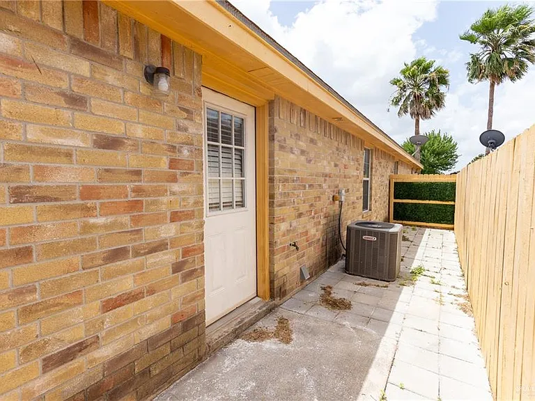 2019 Lacywood Dr #B — Photo 12