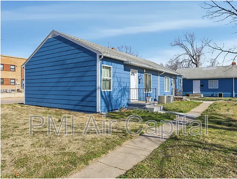 Building Photo - 4910 E Gilbert St
