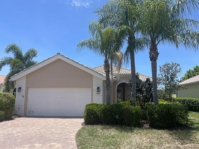 1st image of 11818 Fiore Ln