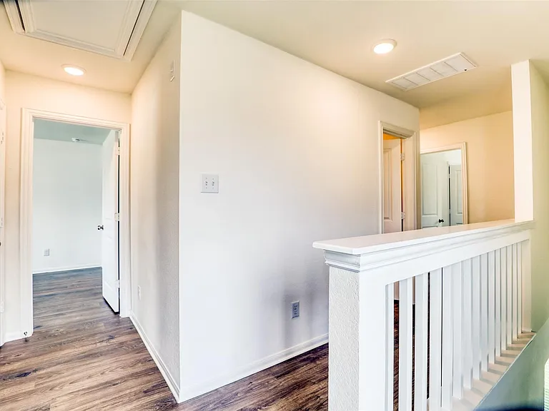 407 Magnolia St — Photo 17