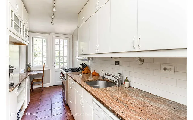 Sold by Douglas Elliman | media 8