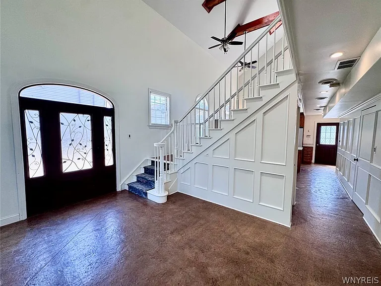 762 Columbus Pkwy — Photo 3