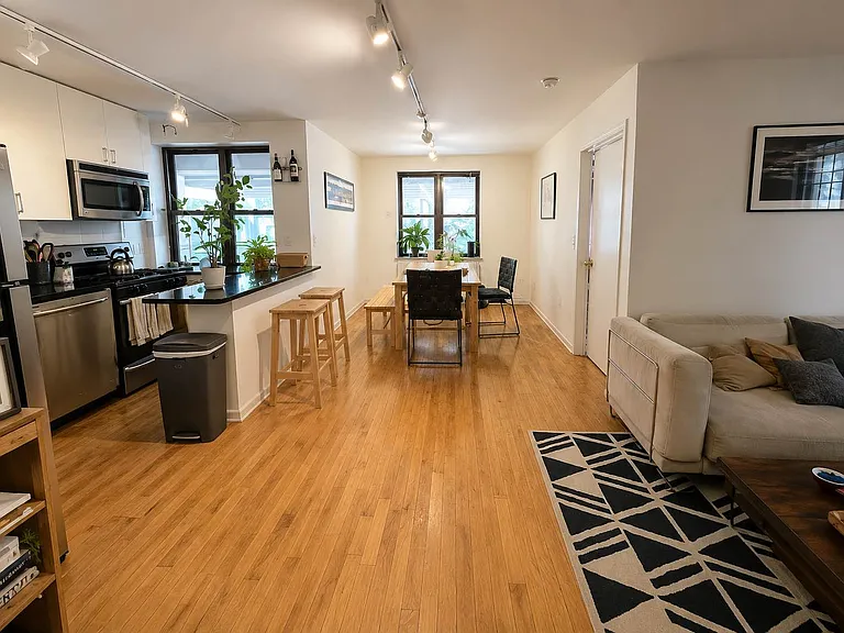 190 E 7th St #104 — Photo 1