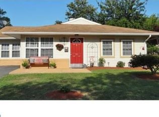 30 Meadow Ln, Newark, DE 19713