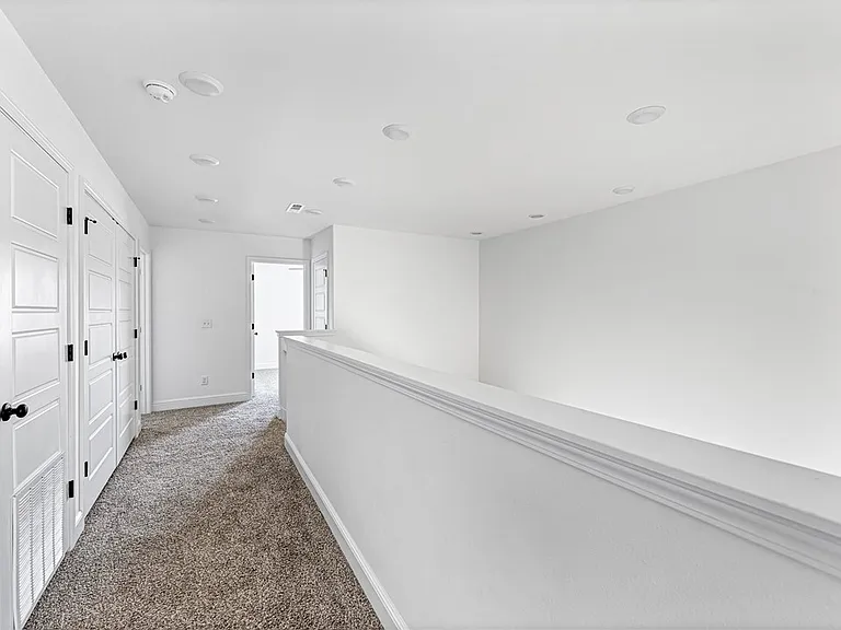 2070 Wildflower Dr — Photo 15