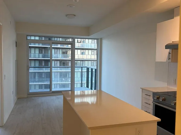 27 Korda Gate #1502 — Photo 11