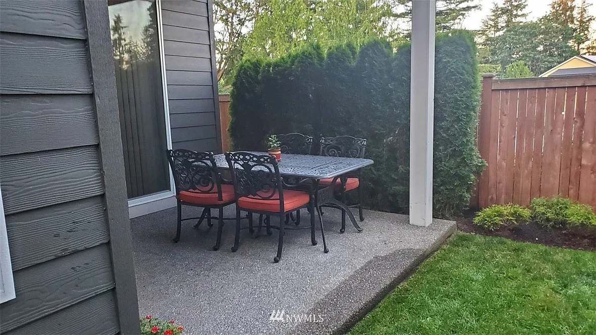 4 bed, 2880 sqft, $4,000 — Photo 3