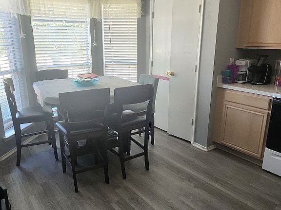 Breakfast nook
