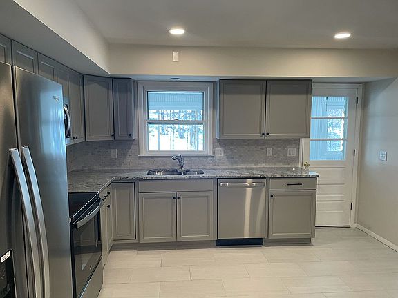 2nd image of 138 Hillcrest Dr