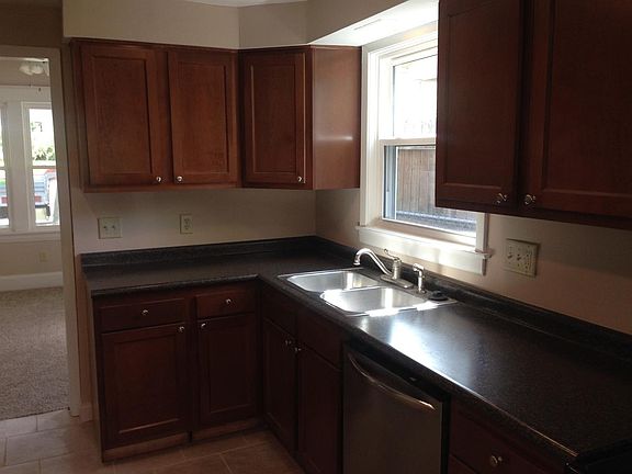 5th image of 106 Kenwood Dr