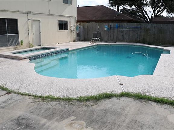 4th image of 10804 Mesquite Dr