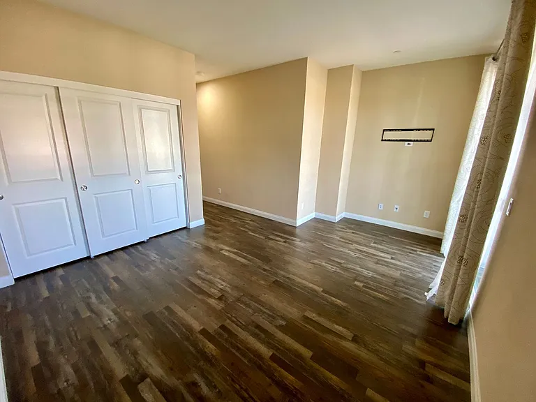 1029 N Citrus Ave — Photo 16