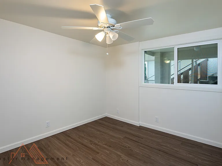 2133 Metcalf St #C — Photo 14
