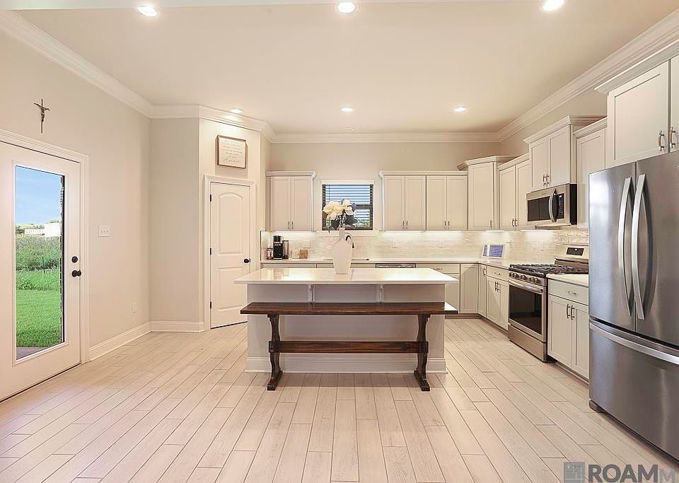 1st image of 41315 Marsh Ln
