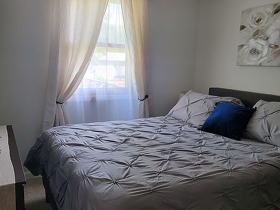 5th image of 221 Pheasant Dr