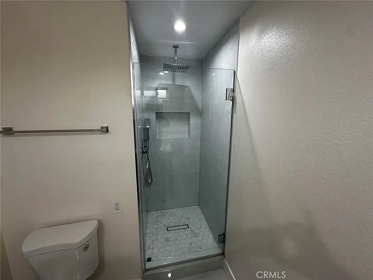 7432 Hazeltine Ave #7 — Photo 25