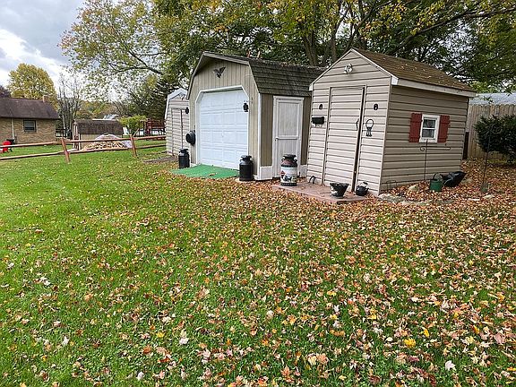 garage & 2 sheds