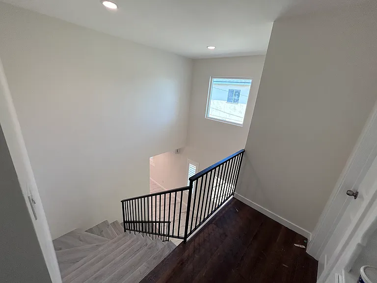 3243 Prospect Ave — Photo 29